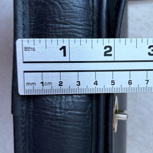 Vintage Hunt Club Black Leather Crossbody Bag - Picture 14 of 16